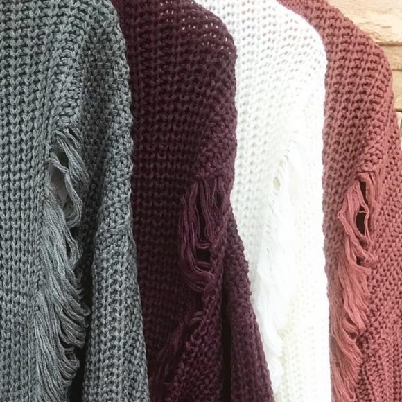 Cardigan Distressed Burgundy Knit - Picture 4 of 5